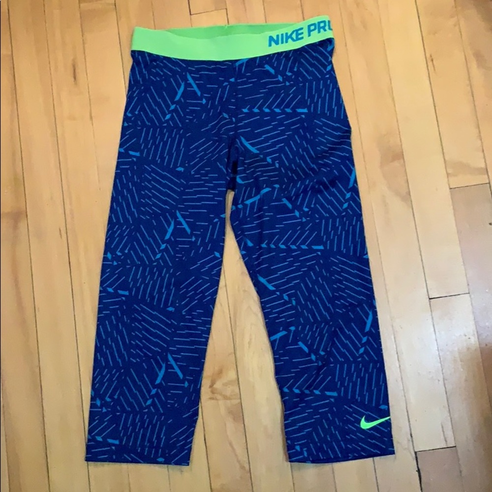 Nike crop workout leggings